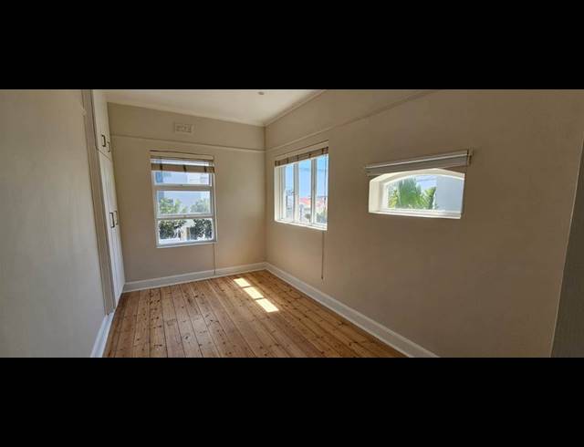 2 bed property to rent in BANTRY BAY